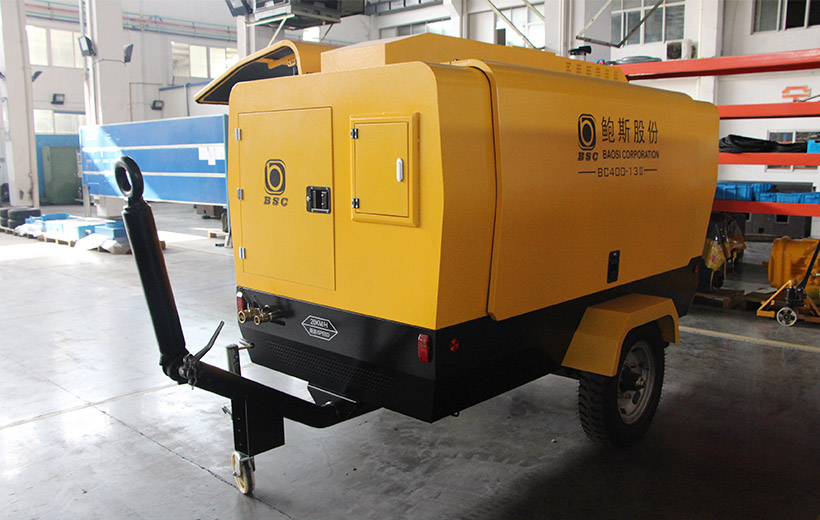 雙級(jí)節(jié)能移動(dòng)螺桿壓縮機(jī)側(cè)二